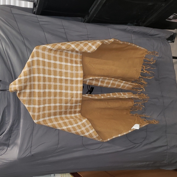 Oeillet sensible elegance M 2 button shawl - Picture 2 of 4